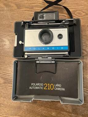 Vintage Polaroid Automatic 210 Land Camera